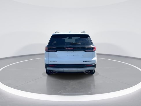 Used 2024 GMC Acadia Elevation w/ Luxury Package FWD image 8