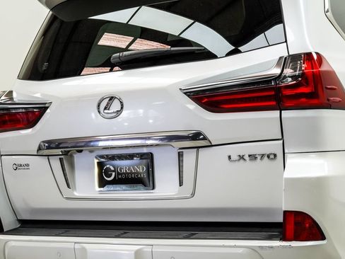 Used 2018 Lexus LX 570 4WD image 13