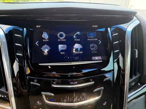 Used 2017 Cadillac Escalade ESV Platinum AWD/4WD image 19
