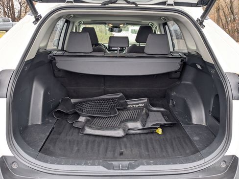 Used 2019 Toyota RAV4 XLE image 31