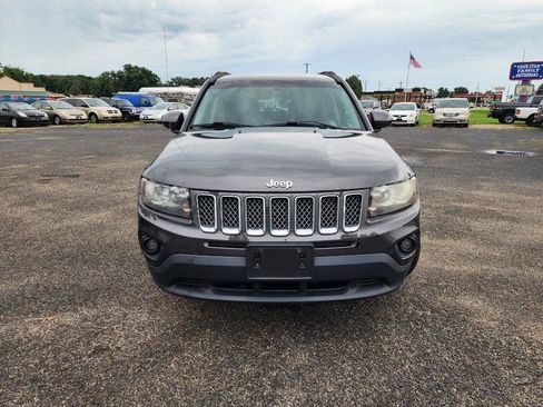 Used 2014 Jeep Compass Latitude FWD image 12