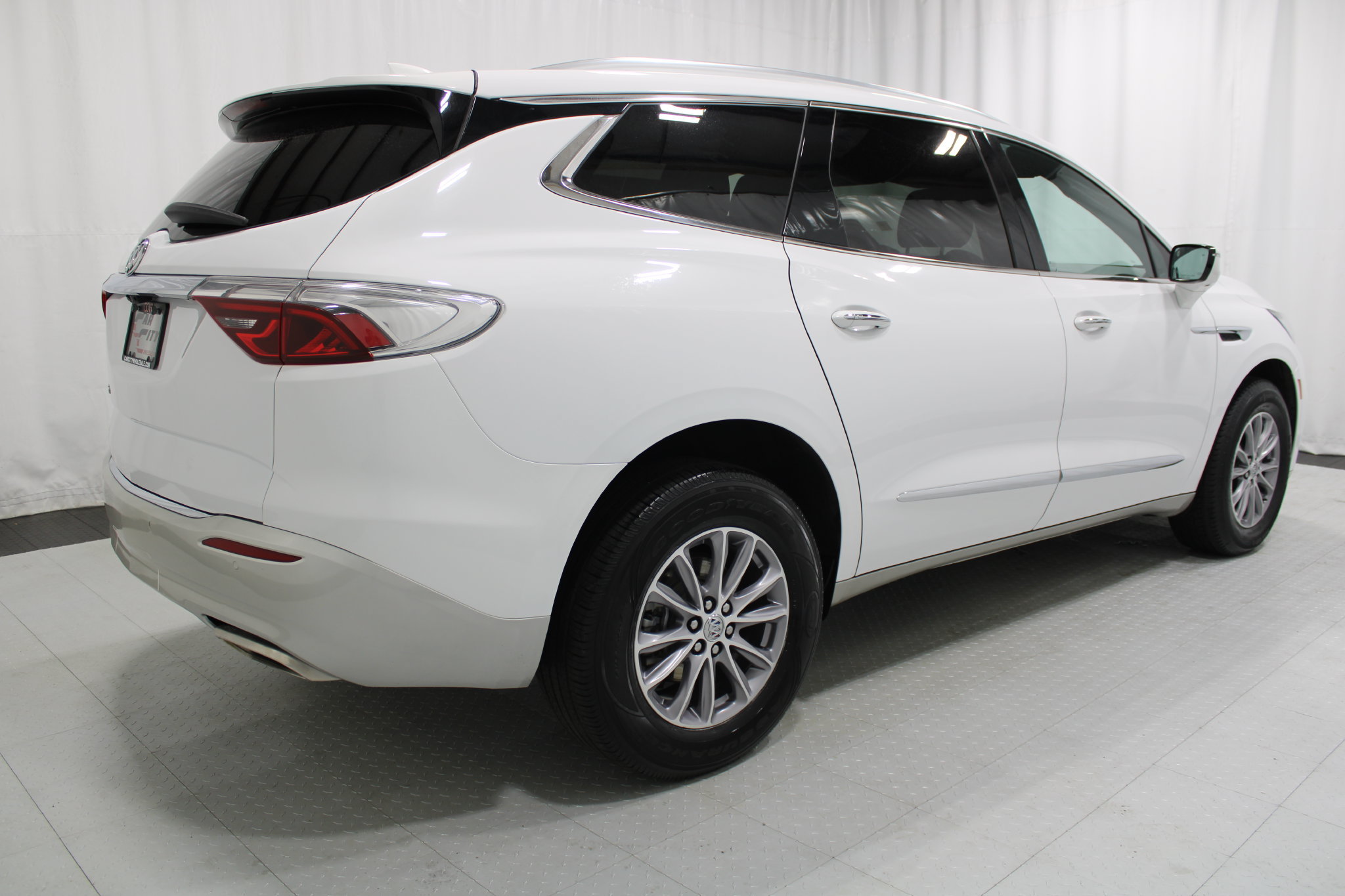 Used 2024 Buick Enclave Premium AWD/4WD image 6