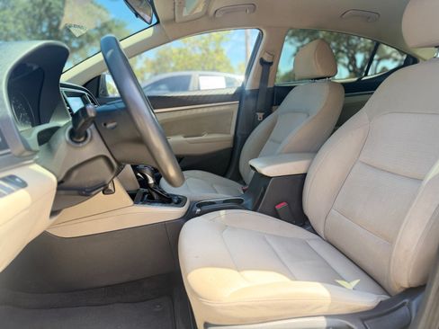Used 2017 Hyundai Elantra SE FWD image 10