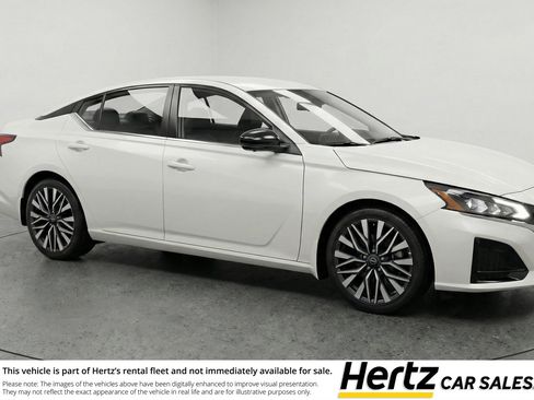 Used 2025 Nissan Altima 2.5 SV FWD image 1