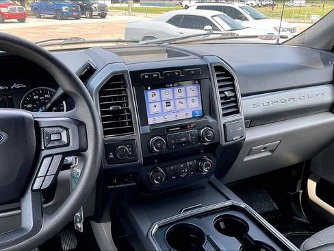 Used 2019 Ford F250 XLT w/ XLT Premium Package AWD/4WD image 9