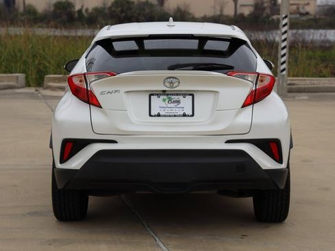 Certified 2020 Toyota C-HR XLE image 7
