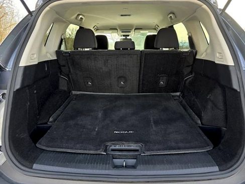 Used 2023 Nissan Rogue SV image 14