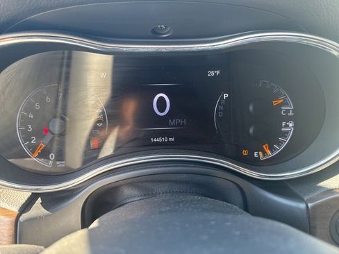 Used 2018 Jeep Grand Cherokee Limited image 5