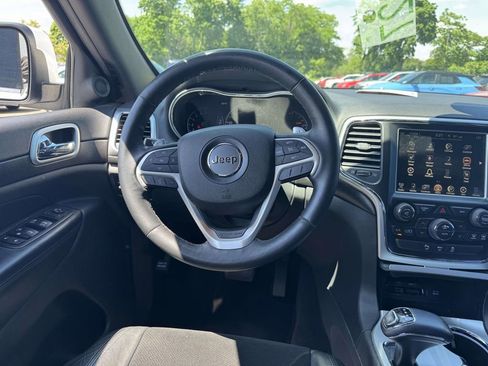 Used 2015 Jeep Grand Cherokee Altitude AWD/4WD image 17