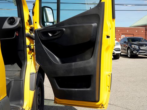 Used 2021 Mercedes-Benz Sprinter 2500 image 24