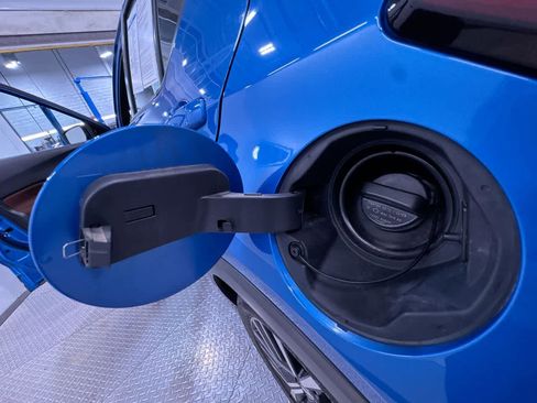 Used 2021 Nissan Kicks SR image 37