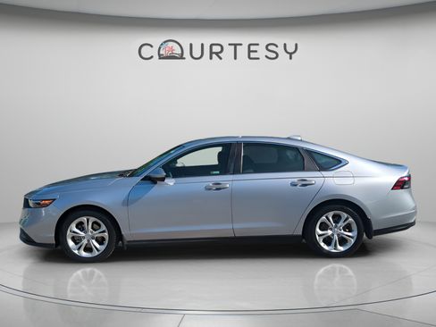 Certified 2023 Honda Accord LX image 2