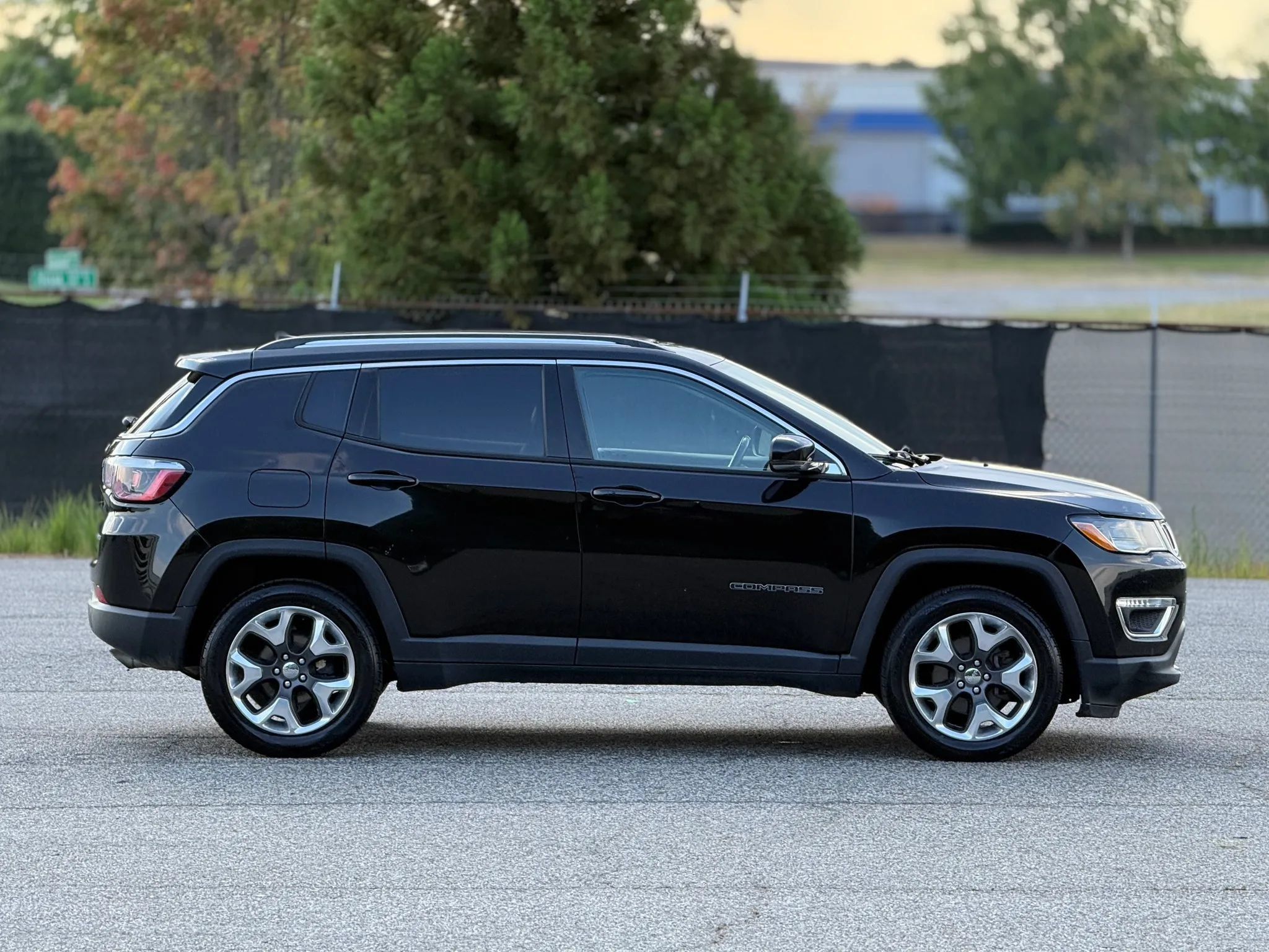 Used 2018 Jeep Compass Limited AWD/4WD image 7