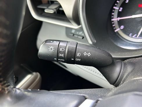 Used 2021 Toyota Highlander XLE FWD image 23
