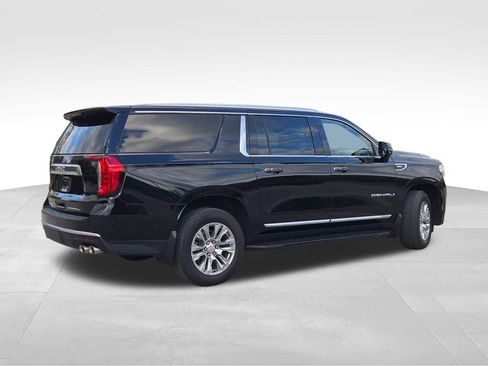 Used 2023 GMC Yukon XL Denali AWD/4WD image 13