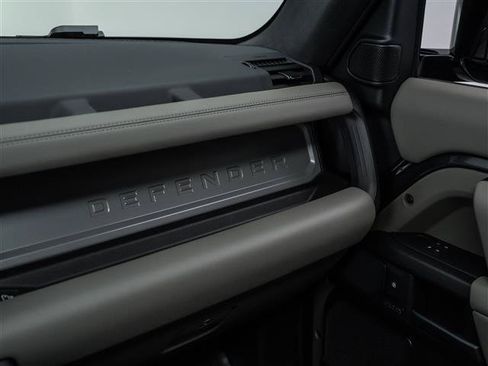 Used 2025 Land Rover Defender 110 AWD/4WD image 33