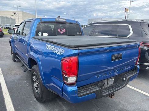 Used 2016 Toyota Tacoma TRD Sport AWD/4WD image 4