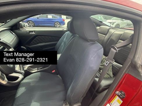 Used 2010 Ford Mustang GT RWD image 6