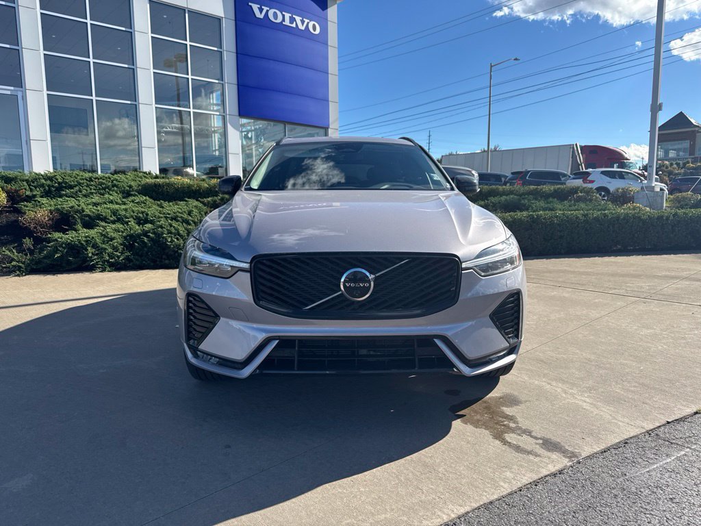 Used 2026 Volvo XC60 B5 Plus AWD/4WD image 2