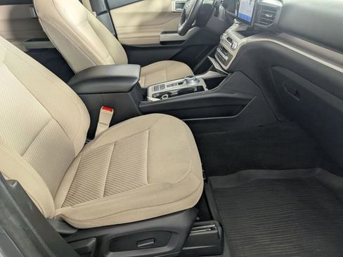 Used 2023 Ford Explorer XLT RWD image 34