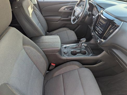 Used 2021 Chevrolet Traverse LS image 12