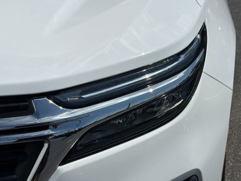 Used 2024 Chevrolet Equinox LT FWD image 12