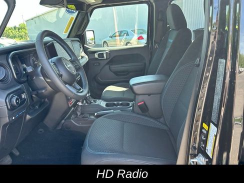 Used 2024 Jeep Wrangler Unlimited Rubicon 4xe w/ Technology Group AWD/4WD image 15