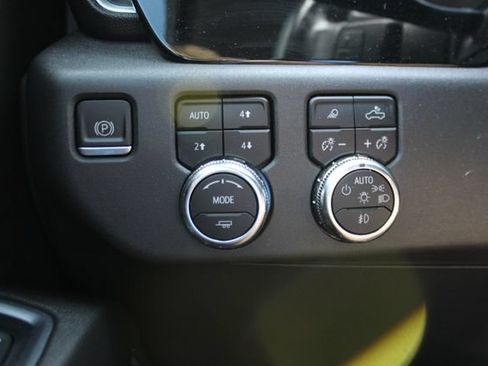 Used 2022 GMC Sierra 1500 Elevation w/ Elevation Premium Package AWD/4WD image 17