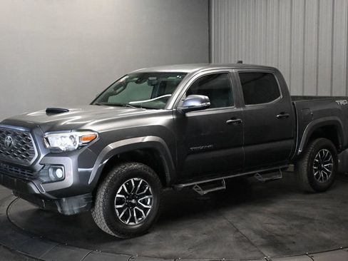 Used 2020 Toyota Tacoma TRD Sport w/ Technology Package RWD image 1