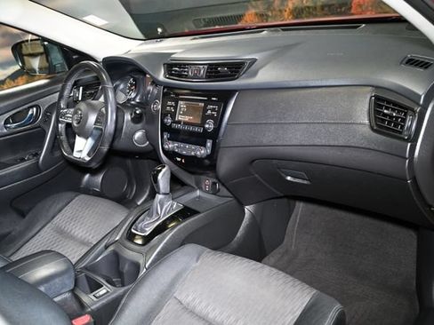 Used 2017 Nissan Rogue SV AWD/4WD image 56