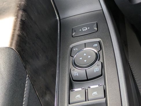 New 2025 Ford F250 Lariat w/ Black Appearance Package image 27