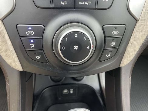 Used 2017 Hyundai Santa Fe Sport FWD image 30
