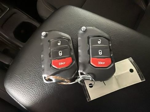 Used 2024 Jeep Wrangler Unlimited AWD/4WD image 19