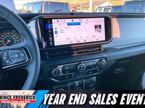 Used 2025 Jeep Wrangler Sport S image 6