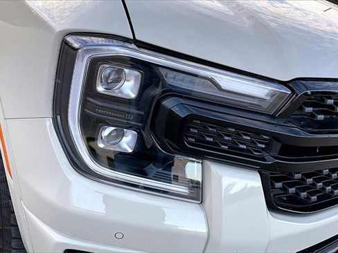 Used 2025 Ford Ranger Lariat w/ Black Appearance Package image 26