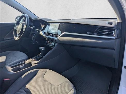 Used 2022 Kia Niro LX FWD image 30