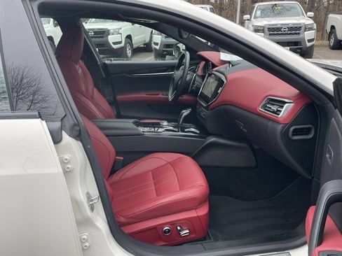 Used 2023 Maserati Ghibli Modena Q4 image 39