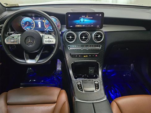 Used 2021 Mercedes-Benz GLC 300 4MATIC w/ AMG Line image 18