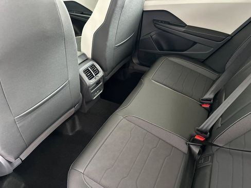 New 2026 Volkswagen Taos SE AWD/4WD image 11