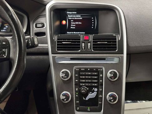 Used 2016 Volvo XC60 T5 Premier w/ Proximity Package FWD image 27