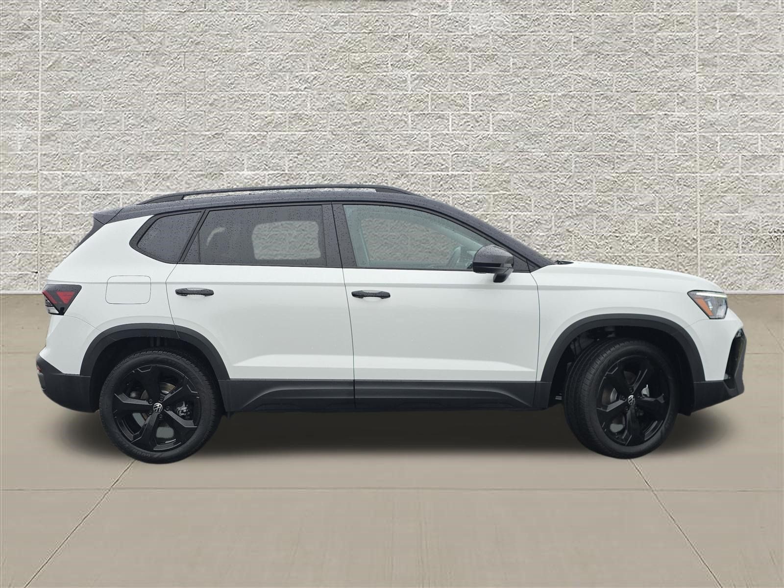 New 2026 Volkswagen Taos SE AWD/4WD image 8