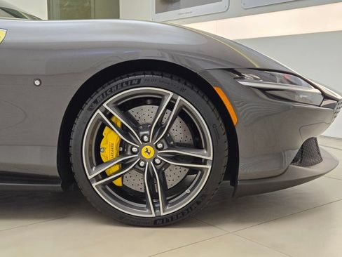 Used 2022 Ferrari Roma RWD image 8