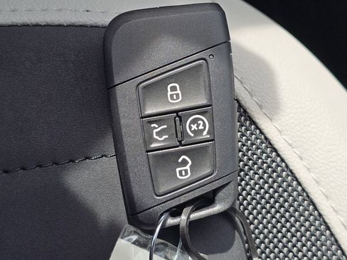 New 2026 Volkswagen Taos SE FWD image 27