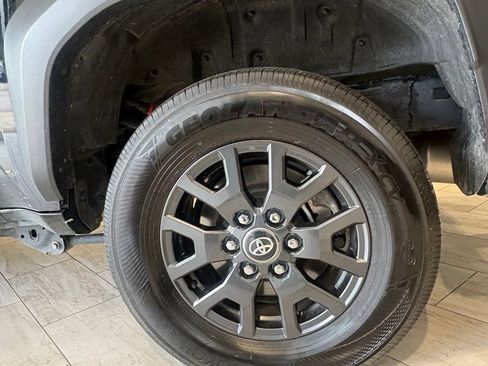 Used 2025 Toyota 4Runner SR5 AWD/4WD image 8