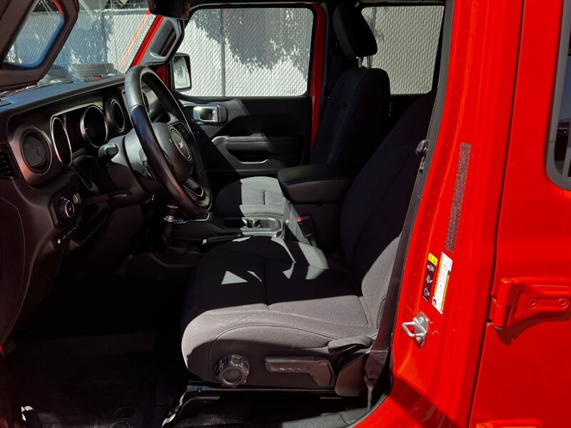Used 2023 Jeep Wrangler Unlimited w/ Cold Weather Group AWD/4WD image 15