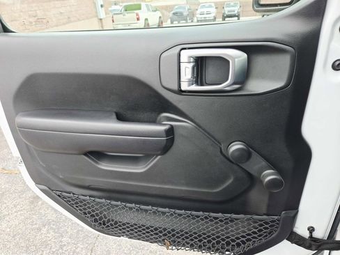 Used 2018 Jeep Wrangler Unlimited Sport image 35