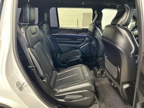Used 2021 Jeep Grand Cherokee L Overland w/ Luxury Tech Group IV AWD/4WD image 18