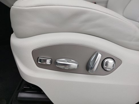 Certified 2026 Porsche Macan AWD/4WD image 31