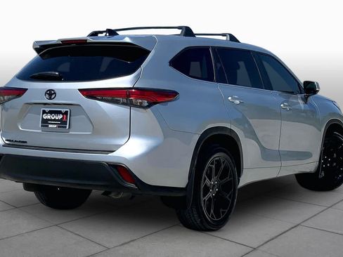 Used 2023 Toyota Highlander L FWD image 13