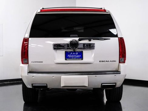 Used 2013 Cadillac Escalade Platinum RWD image 13